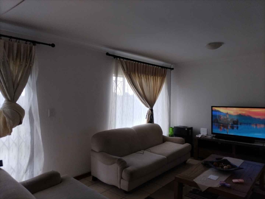 4 Bedroom Property for Sale in Witpoortjie Gauteng