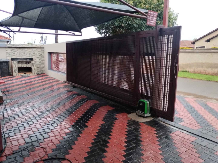 3 Bedroom Property for Sale in Protea Glen Gauteng