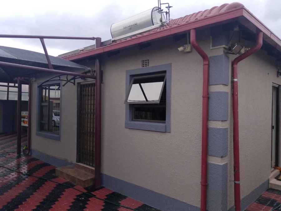 3 Bedroom Property for Sale in Protea Glen Gauteng