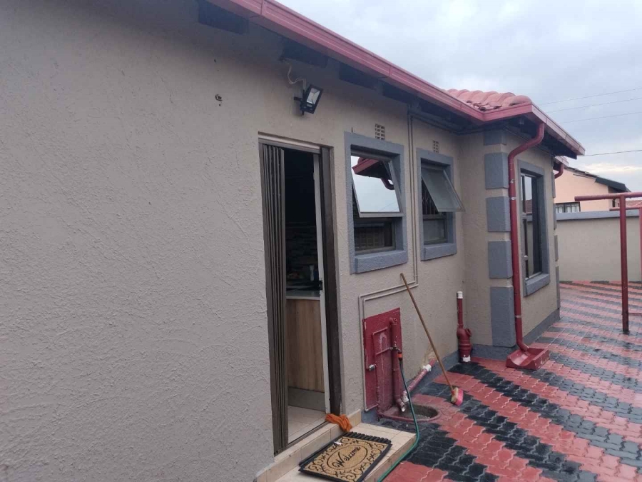3 Bedroom Property for Sale in Protea Glen Gauteng