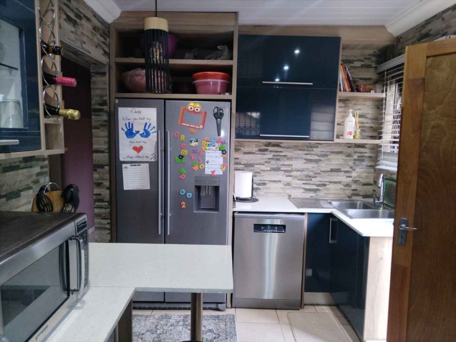 3 Bedroom Property for Sale in Protea Glen Gauteng