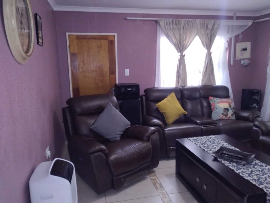 3 Bedroom Property for Sale in Protea Glen Gauteng