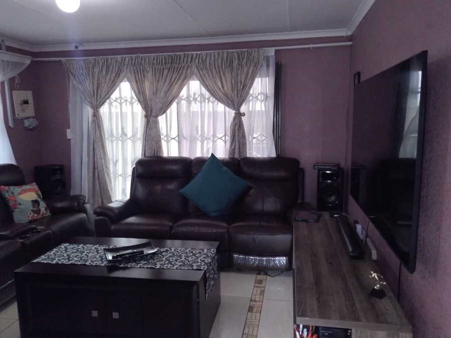 3 Bedroom Property for Sale in Protea Glen Gauteng