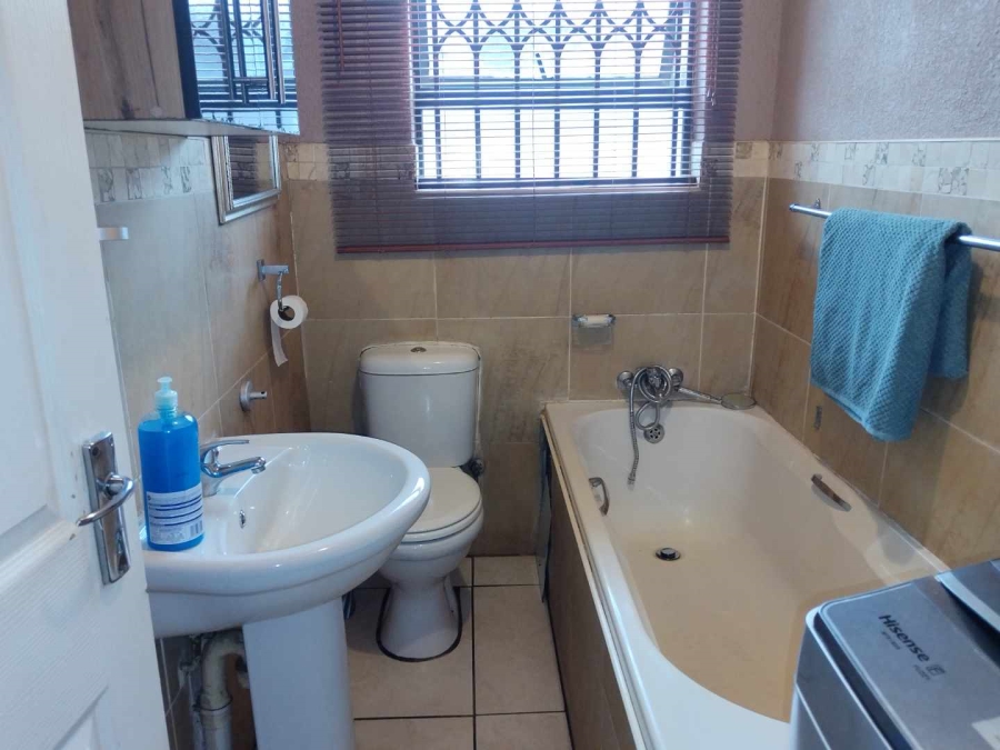 3 Bedroom Property for Sale in Protea Glen Gauteng