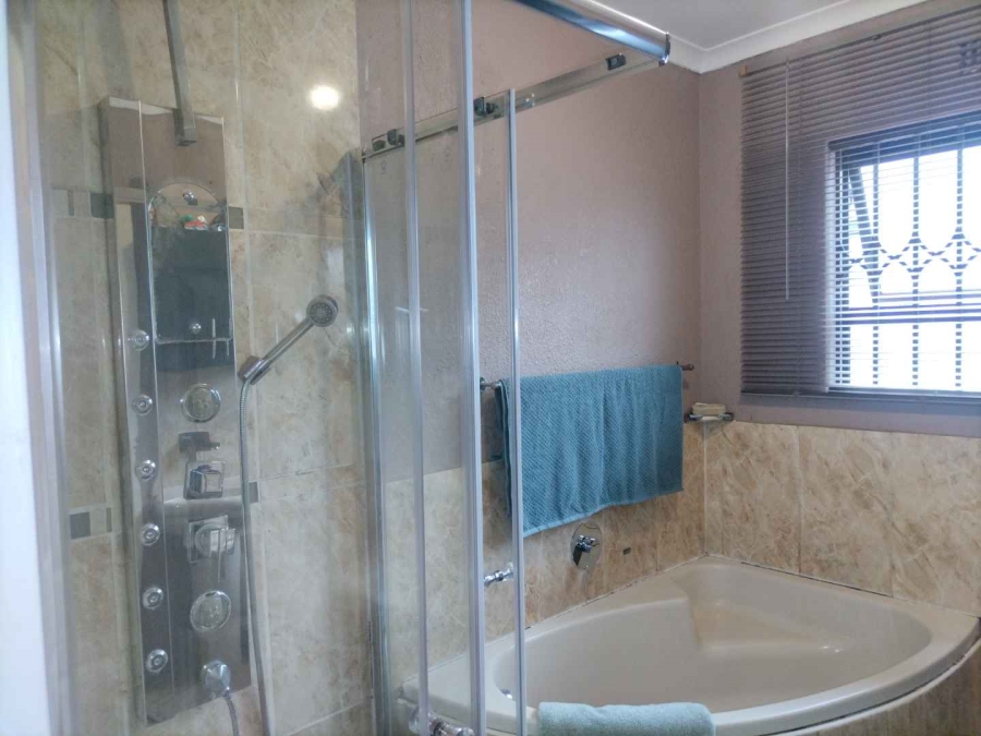 3 Bedroom Property for Sale in Protea Glen Gauteng