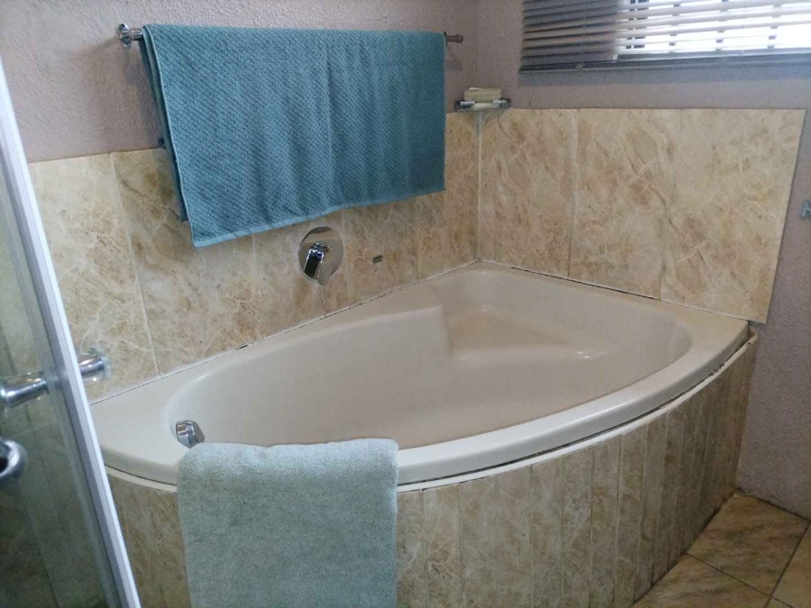 3 Bedroom Property for Sale in Protea Glen Gauteng