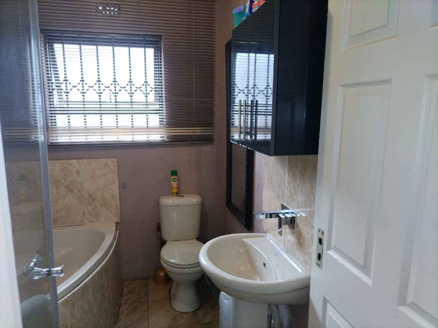 3 Bedroom Property for Sale in Protea Glen Gauteng