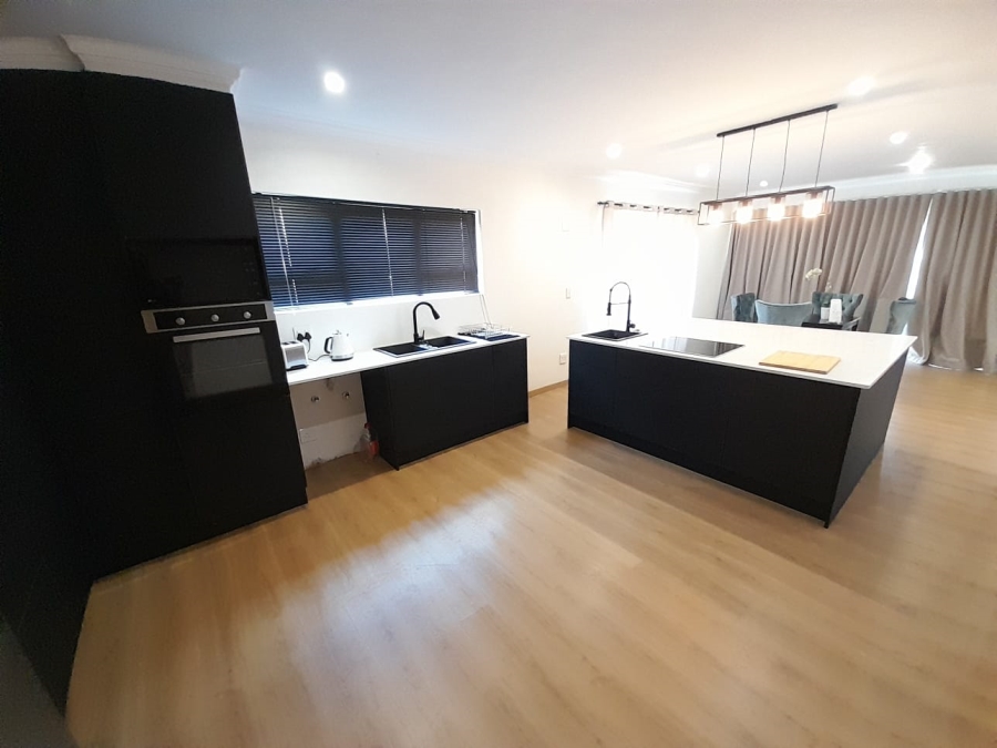 6 Bedroom Property for Sale in Noordwyk Gauteng