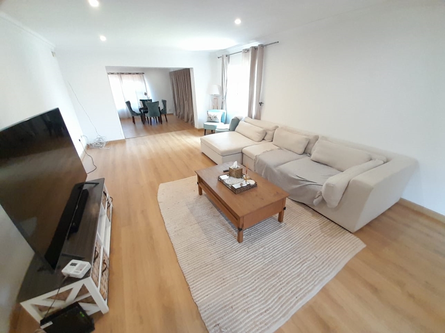 6 Bedroom Property for Sale in Noordwyk Gauteng