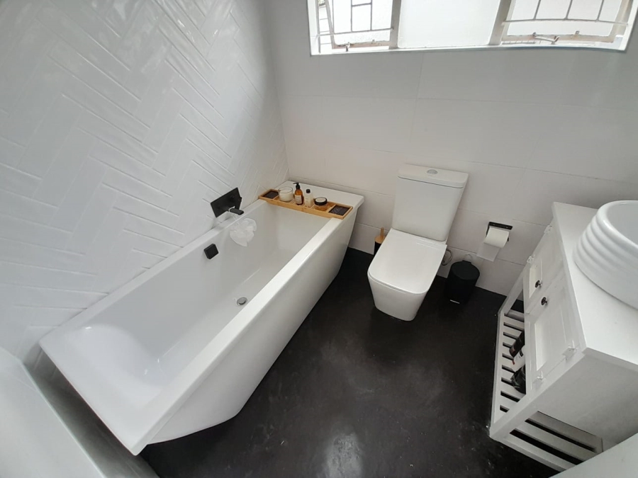 6 Bedroom Property for Sale in Noordwyk Gauteng