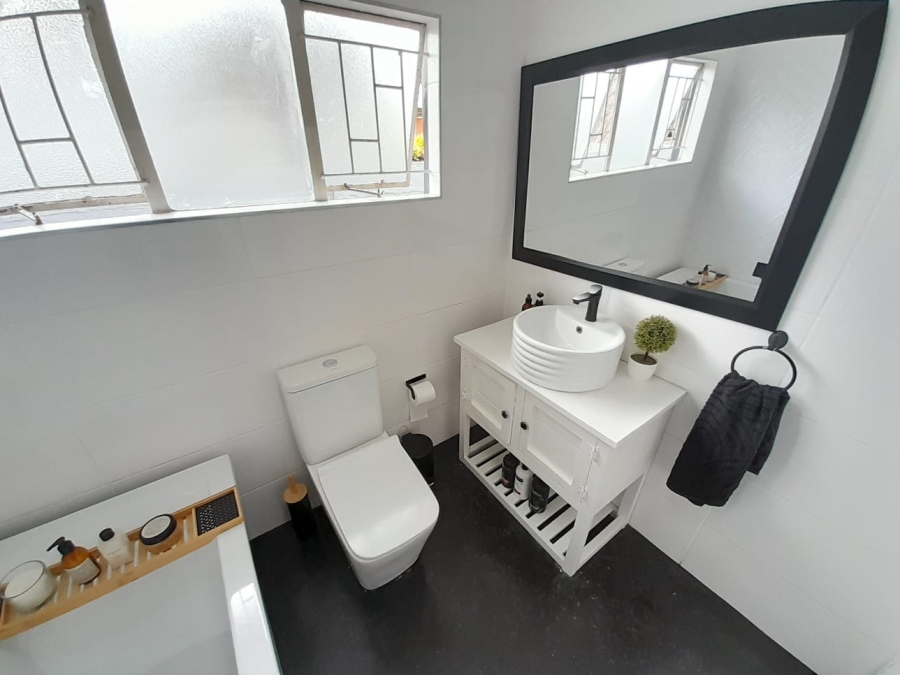 6 Bedroom Property for Sale in Noordwyk Gauteng