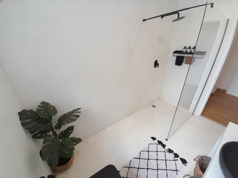 6 Bedroom Property for Sale in Noordwyk Gauteng