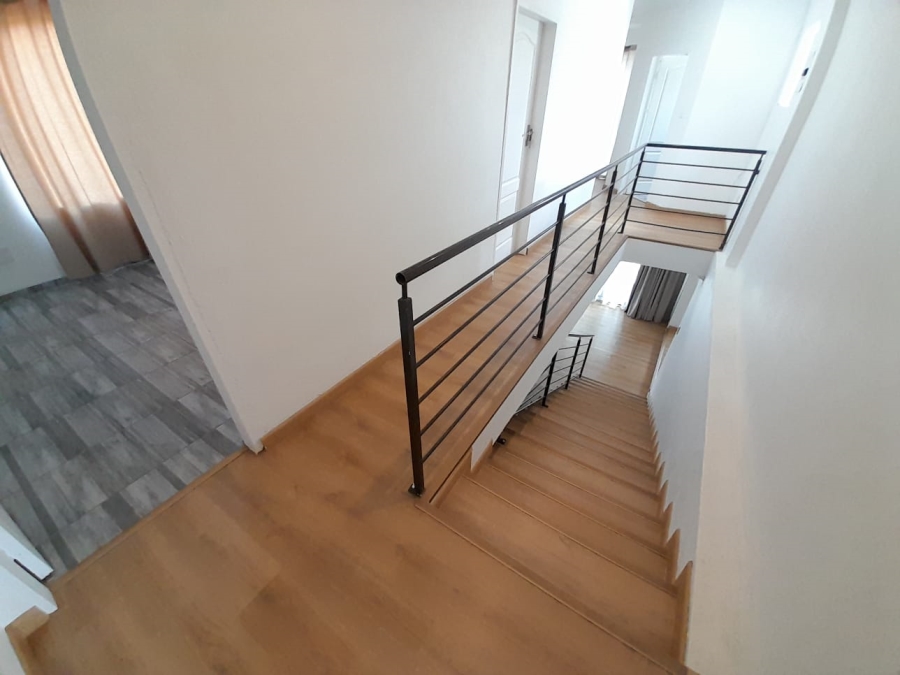 6 Bedroom Property for Sale in Noordwyk Gauteng