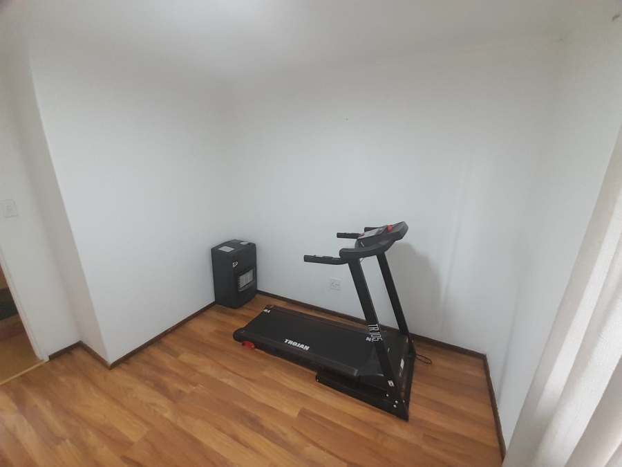 6 Bedroom Property for Sale in Noordwyk Gauteng