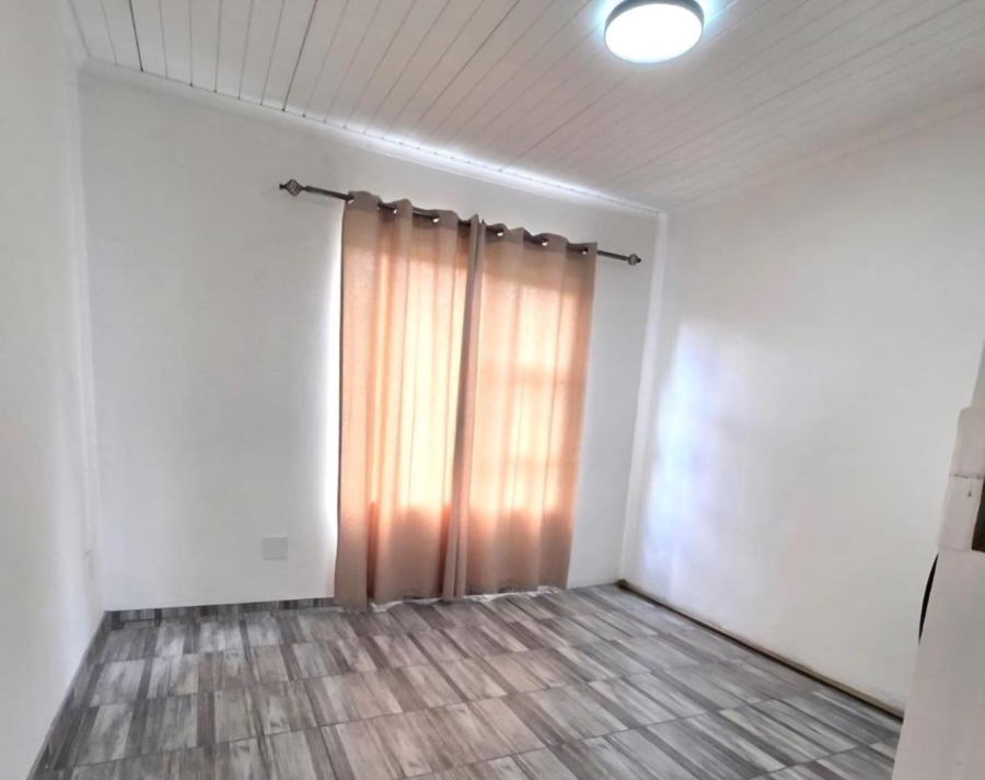 6 Bedroom Property for Sale in Noordwyk Gauteng