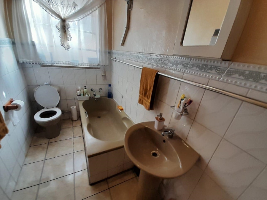 2 Bedroom Property for Sale in Germiston South Gauteng