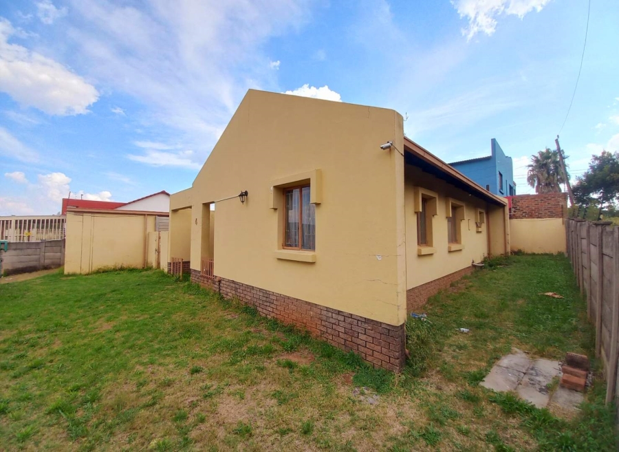 2 Bedroom Property for Sale in Elandspoort Gauteng