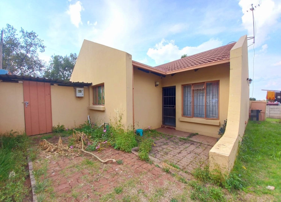 2 Bedroom Property for Sale in Elandspoort Gauteng
