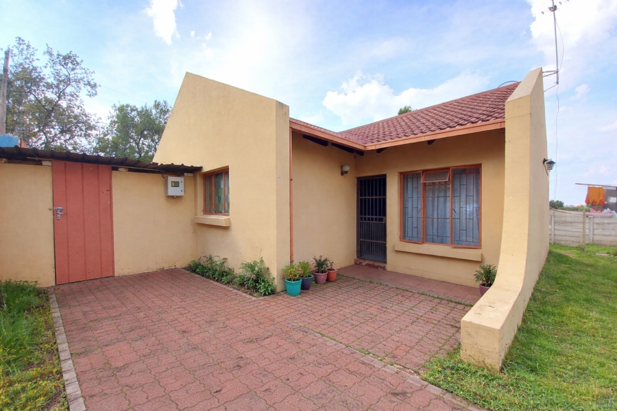 2 Bedroom Property for Sale in Elandspoort Gauteng