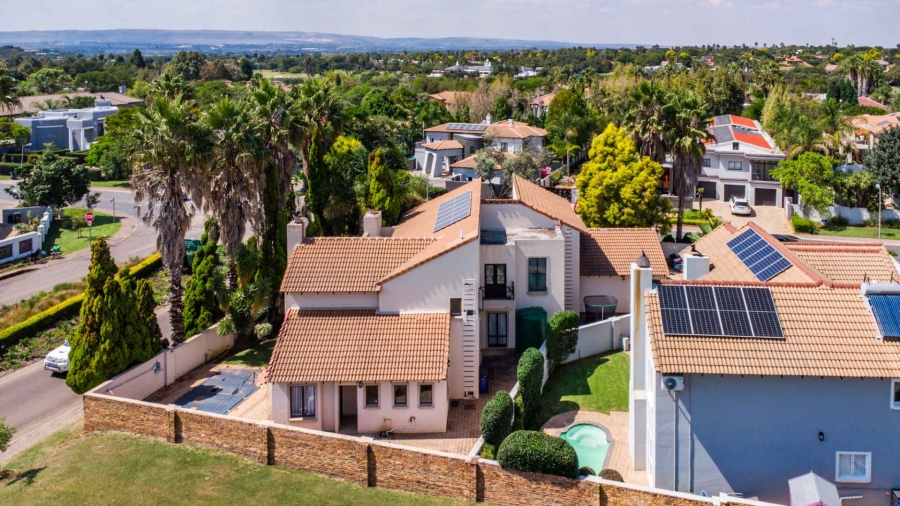 To Let 4 Bedroom Property for Rent in Silver Lakes Golf Estate Gauteng