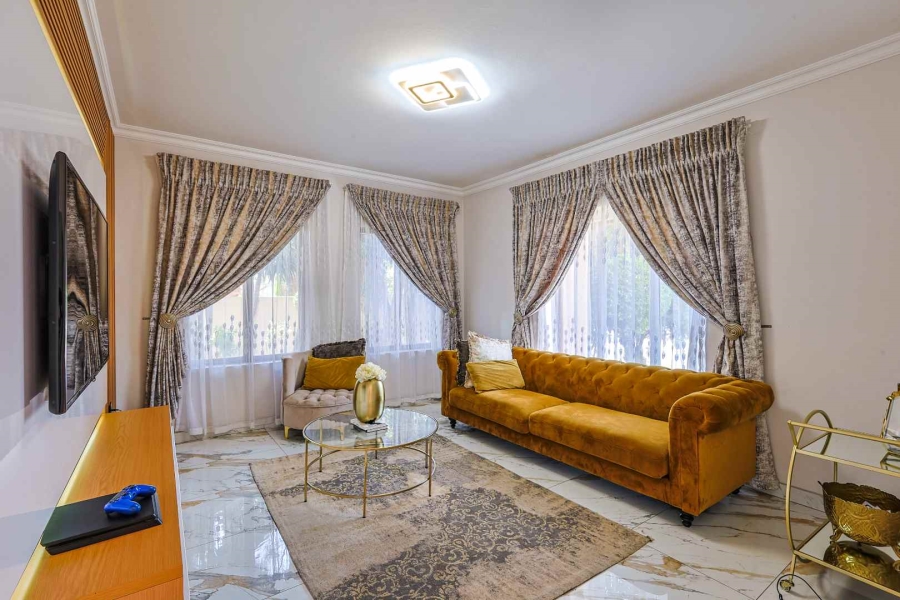 To Let 4 Bedroom Property for Rent in Silver Lakes Golf Estate Gauteng