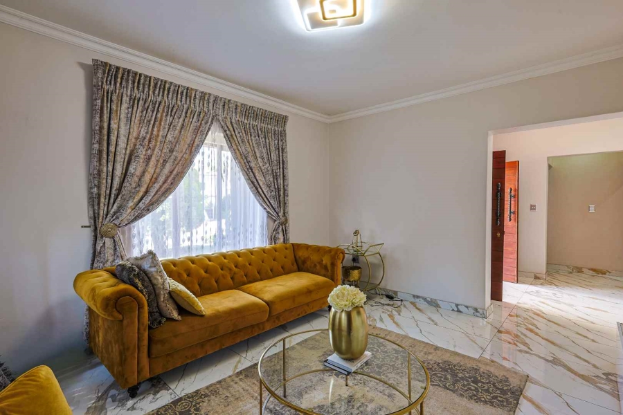 To Let 4 Bedroom Property for Rent in Silver Lakes Golf Estate Gauteng