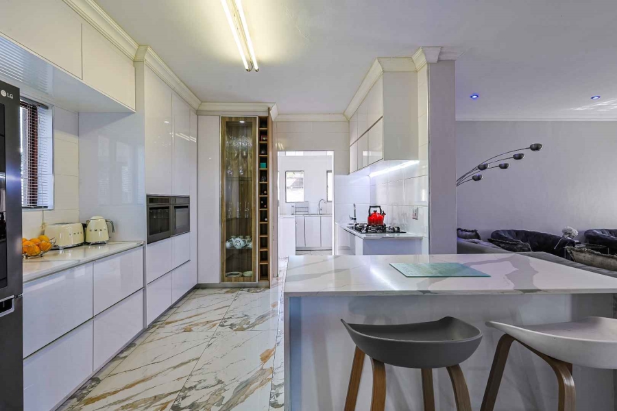 To Let 4 Bedroom Property for Rent in Silver Lakes Golf Estate Gauteng