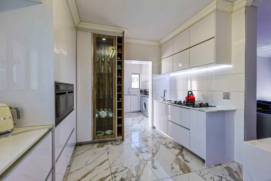 To Let 4 Bedroom Property for Rent in Silver Lakes Golf Estate Gauteng