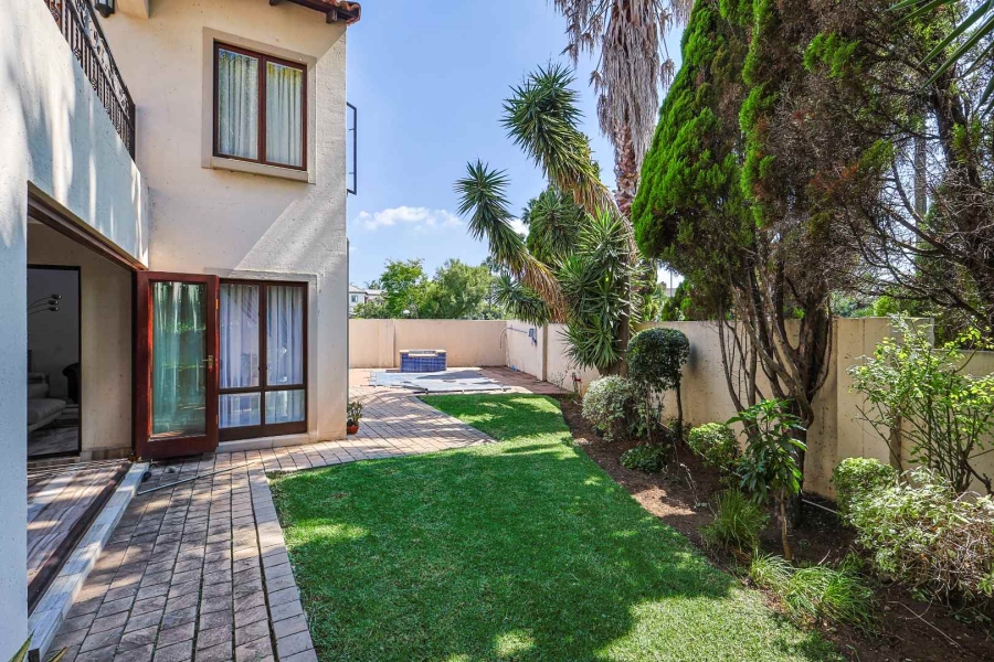 To Let 4 Bedroom Property for Rent in Silver Lakes Golf Estate Gauteng