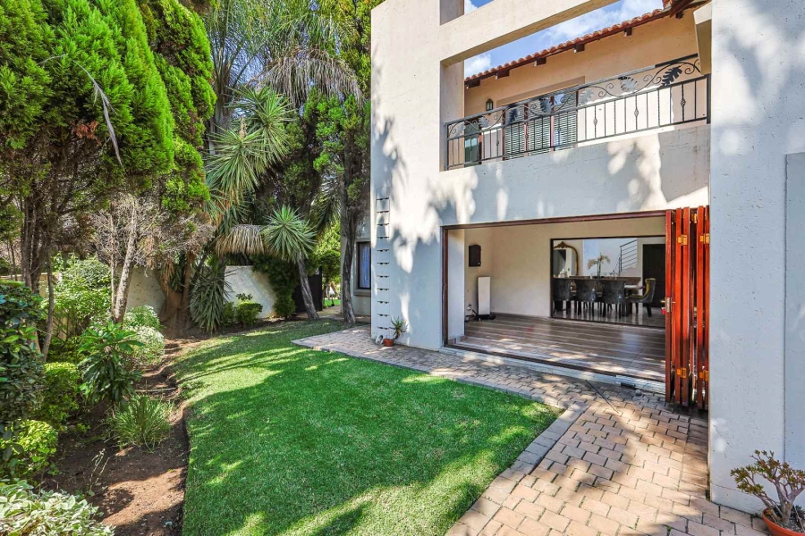 To Let 4 Bedroom Property for Rent in Silver Lakes Golf Estate Gauteng