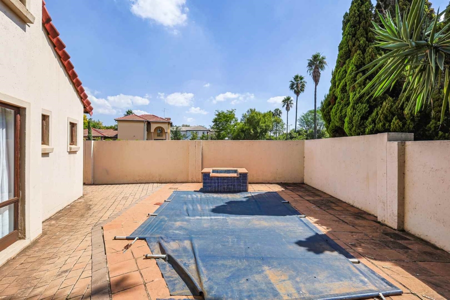 To Let 4 Bedroom Property for Rent in Silver Lakes Golf Estate Gauteng