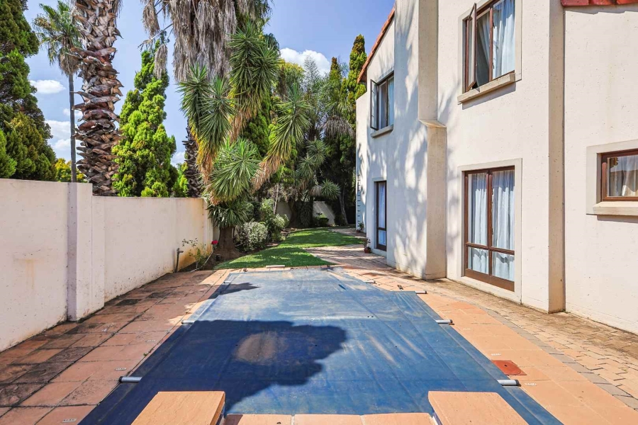 To Let 4 Bedroom Property for Rent in Silver Lakes Golf Estate Gauteng