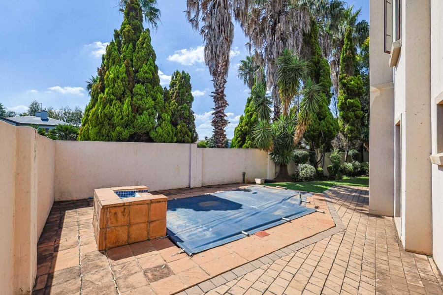 To Let 4 Bedroom Property for Rent in Silver Lakes Golf Estate Gauteng