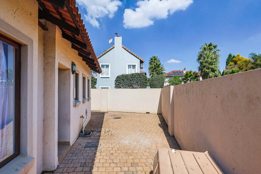 To Let 4 Bedroom Property for Rent in Silver Lakes Golf Estate Gauteng