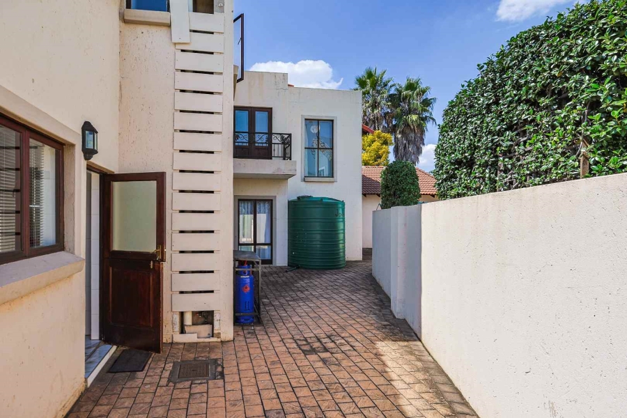 To Let 4 Bedroom Property for Rent in Silver Lakes Golf Estate Gauteng