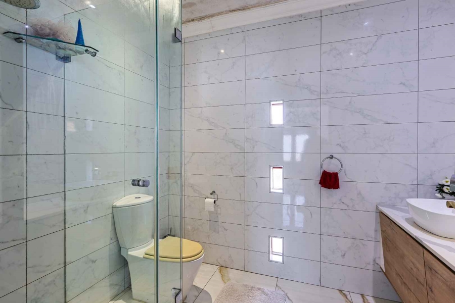 To Let 4 Bedroom Property for Rent in Silver Lakes Golf Estate Gauteng