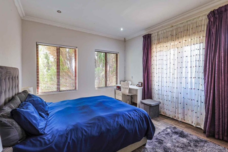 To Let 4 Bedroom Property for Rent in Silver Lakes Golf Estate Gauteng