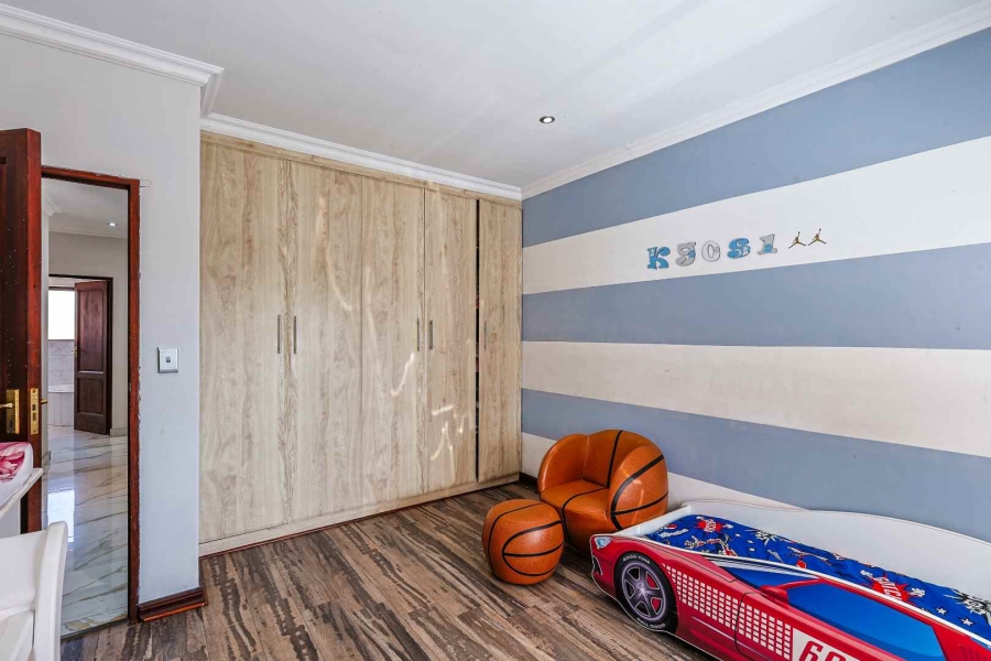 To Let 4 Bedroom Property for Rent in Silver Lakes Golf Estate Gauteng