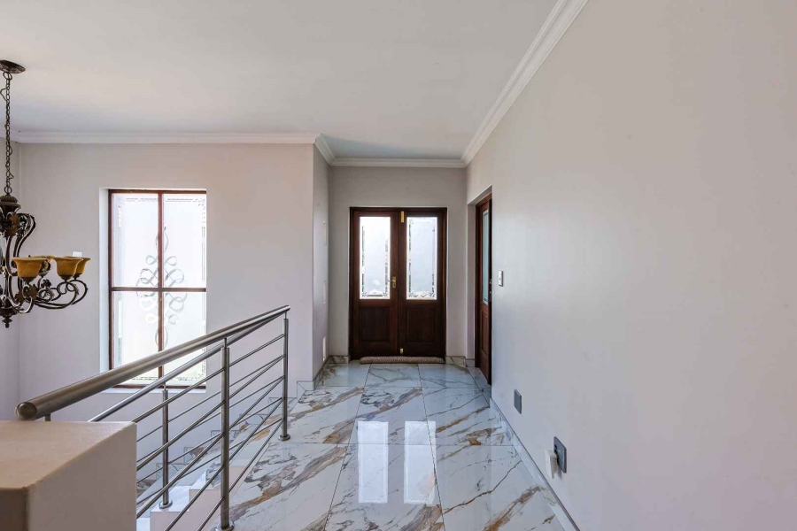 To Let 4 Bedroom Property for Rent in Silver Lakes Golf Estate Gauteng