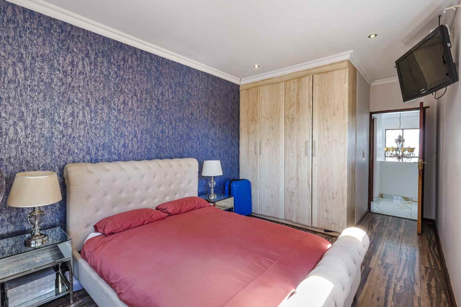 To Let 4 Bedroom Property for Rent in Silver Lakes Golf Estate Gauteng