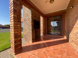 2 Bedroom Property for Sale in Edleen Gauteng