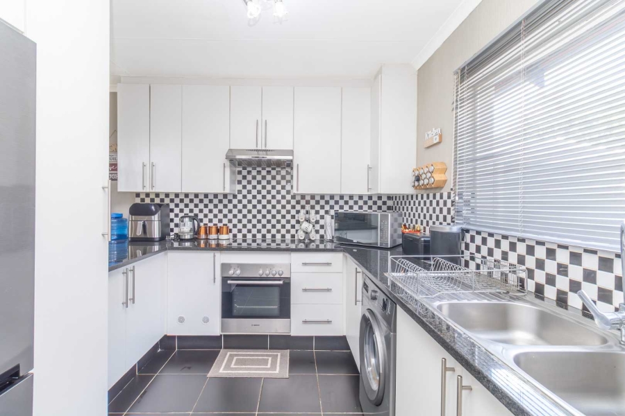 2 Bedroom Property for Sale in Northwold Gauteng