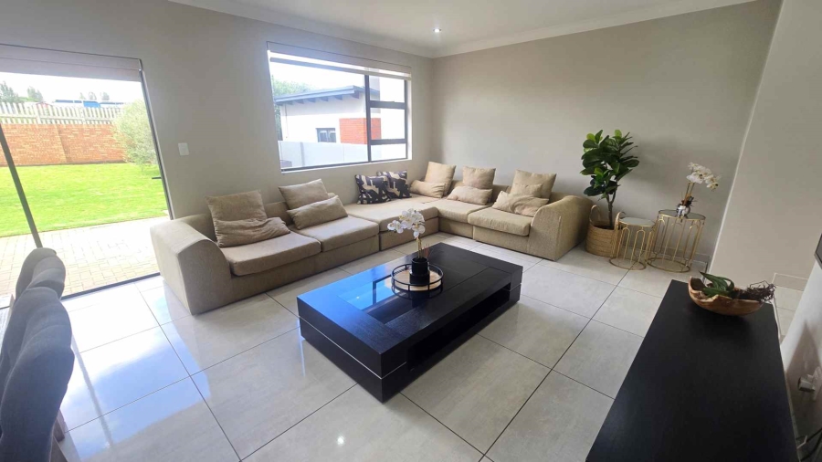 3 Bedroom Property for Sale in Midstream Meadows Gauteng