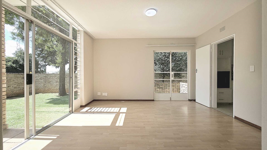 To Let 4 Bedroom Property for Rent in Sandown Gauteng