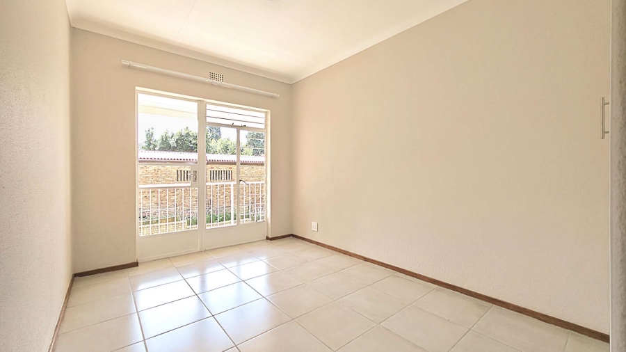 To Let 4 Bedroom Property for Rent in Sandown Gauteng