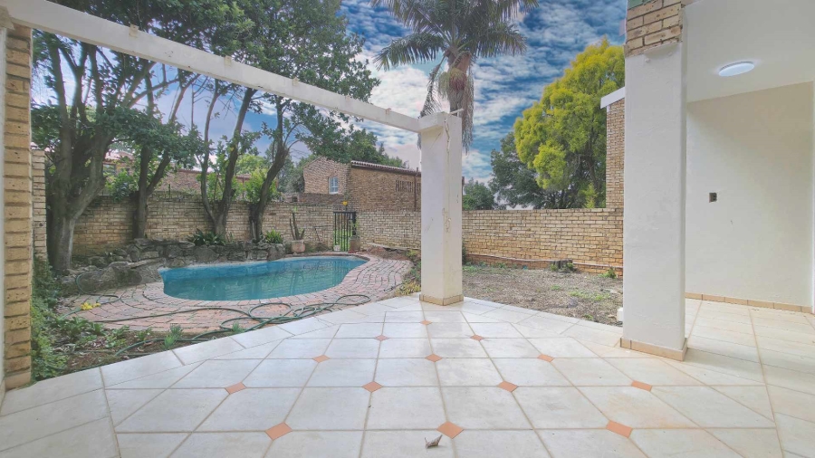 To Let 3 Bedroom Property for Rent in Sandown Gauteng