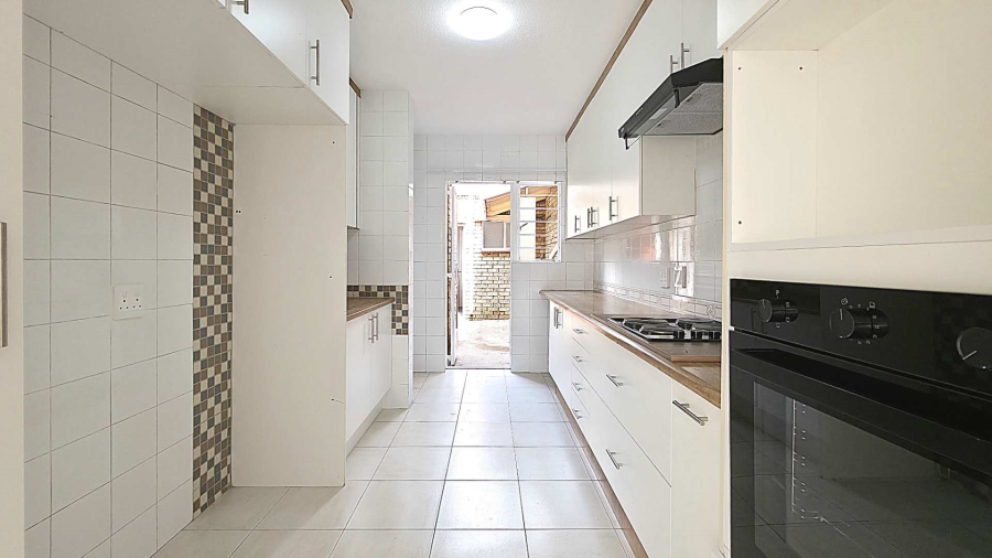 To Let 3 Bedroom Property for Rent in Sandown Gauteng