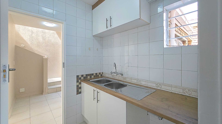 To Let 3 Bedroom Property for Rent in Sandown Gauteng