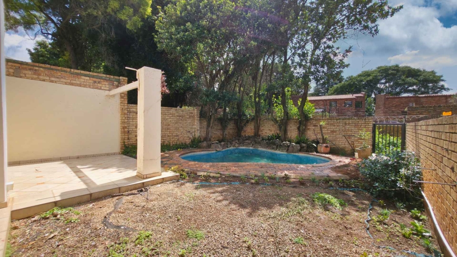 To Let 3 Bedroom Property for Rent in Sandown Gauteng