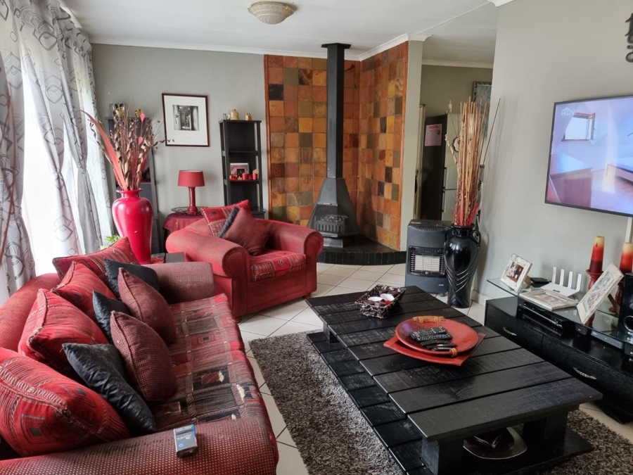 3 Bedroom Property for Sale in Brackendowns Gauteng
